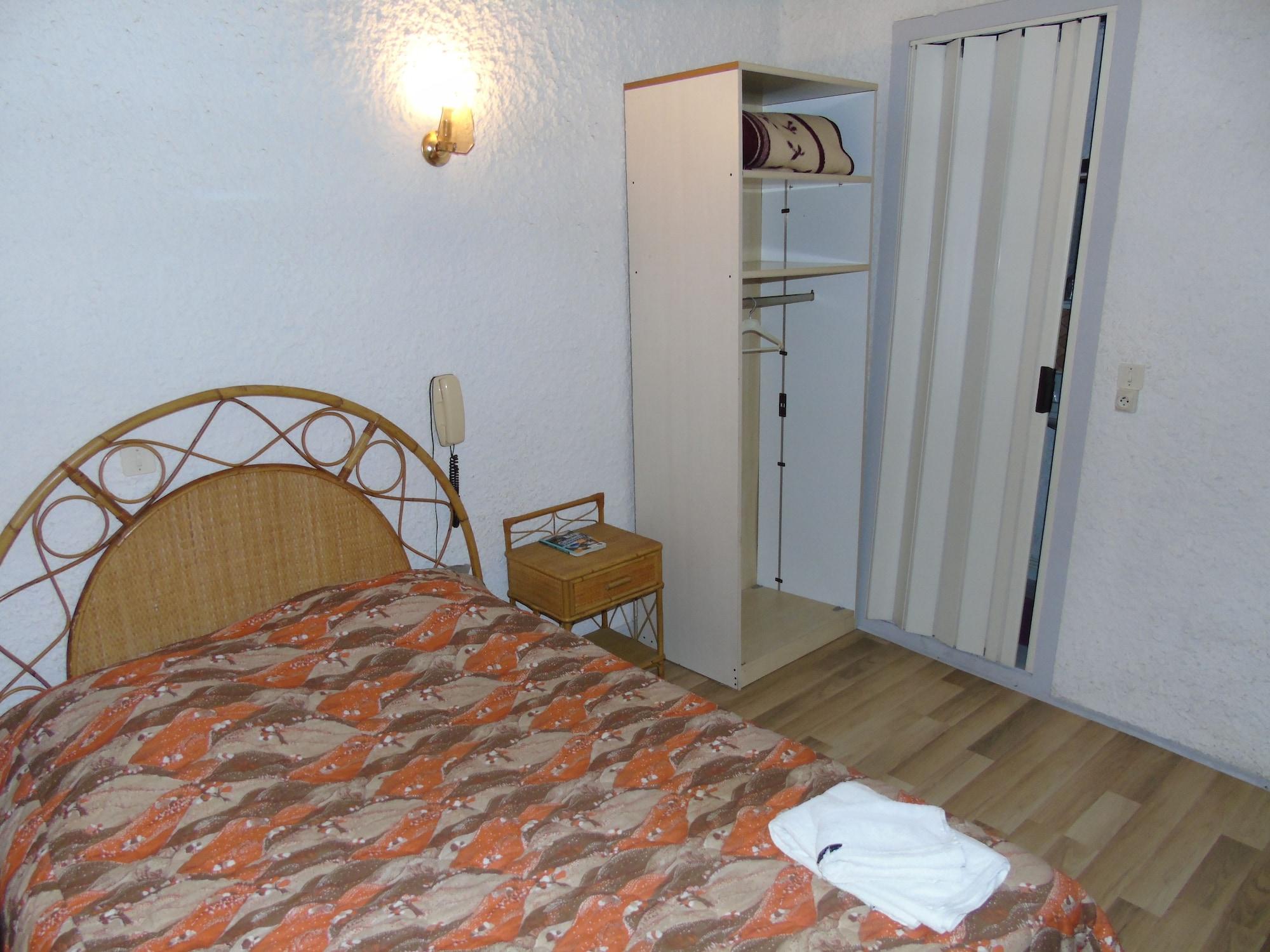 Hotel-Restaurant Le Saint Christophe Lourdes Luaran gambar